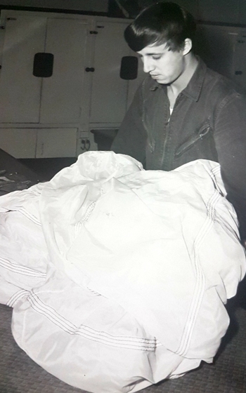 Charlie Fox parachute packing